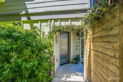 3926 S Brandon St #B