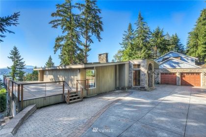 621 W Lake Sammamish Pkwy NE