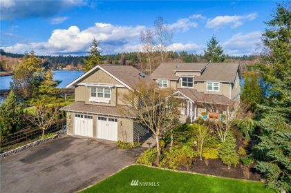 6428 NE Eagle Harbor Dr