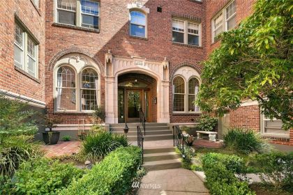 124 Warren Ave N 101
