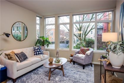 190 Harbor Square Lp NE C127