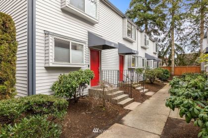 33 146th Ave SE
