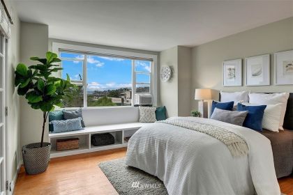214 Summit Ave E 401