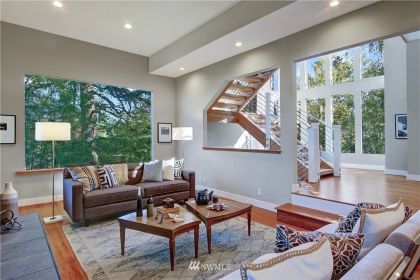 3613 35th Ave W
