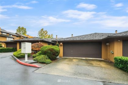 1523 Eagle Ridge Dr S 1-N
