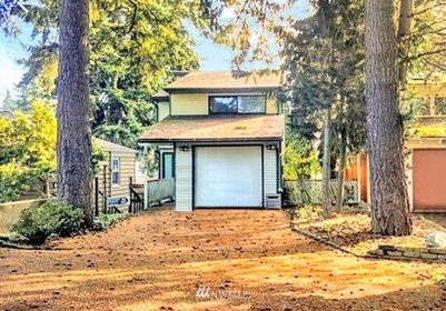 14028 Lenora Place N