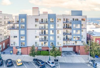 2818 Grand Ave B206