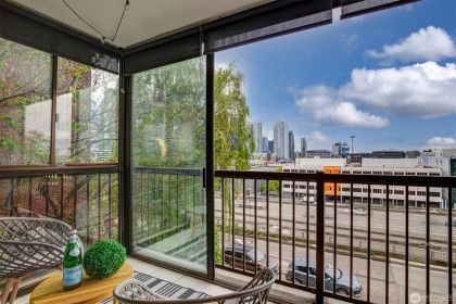 320 Melrose Avenue E #305
