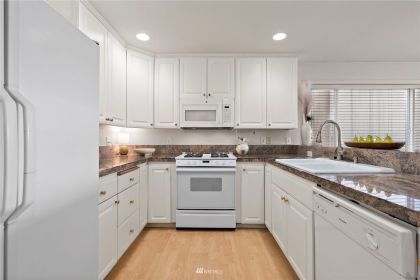 2241 13th Ave W #201